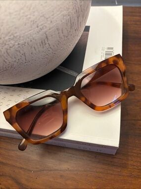 Target Tortoiseshell Cat-Eye Sunglasses - Brown Gradient